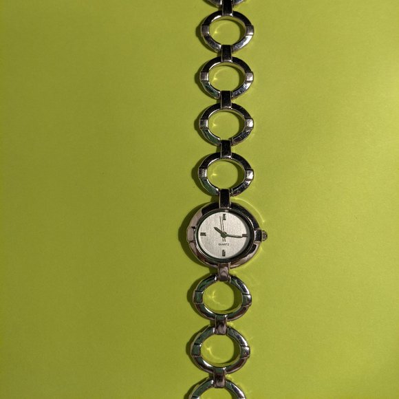 Silver Tone Singapore Quartz Wrist Watch - Picture 12 of 16